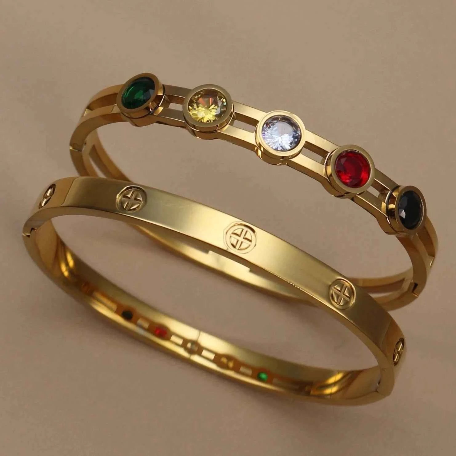 Stainless Steel Crystal Gold Color Bracelet (Unisex)