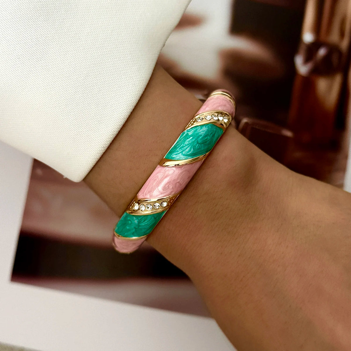 Sweet Pink Enamel Dropped Glaze Flower Texture Bracelet For Women Retro Leaf Star Floral Embossed Zircon Bangle Party Jewelry