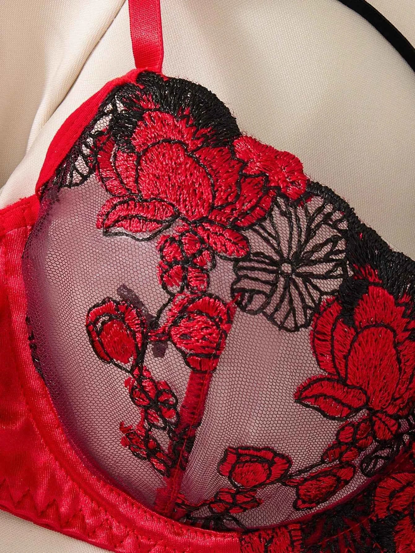 Two-piece floral embroidered lingerie set