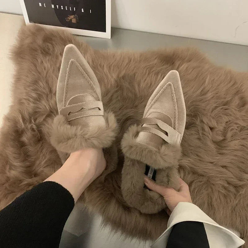 Women Luxury Velvet Mules Pointy Toe Slip-on Fur Sandals Ladies New Brand Design Outdoor Furry Slides Evening Party Heeled Shoes
